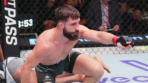 Садиков зарадва публиката в Баку с нокаут над Мота