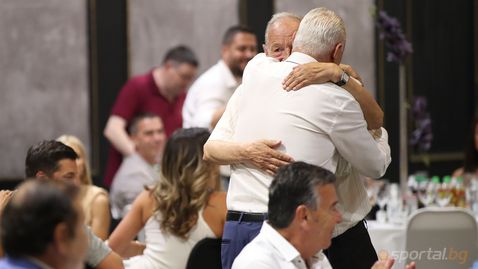  Христо Стоичков скърби за Димитър Пенев 