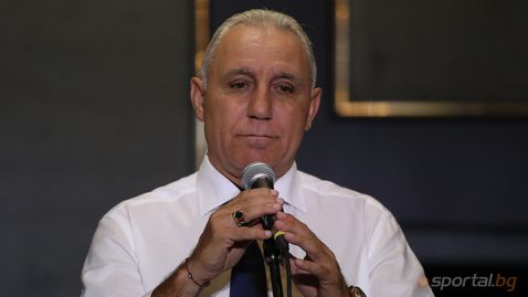  Христо Стоичков: Напусна ни огромен почитател на футбола 