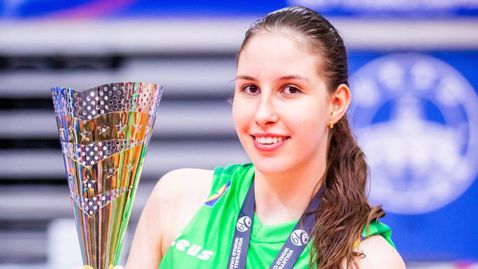 Световната шампионка Александра Китипова отива на втори мондиал