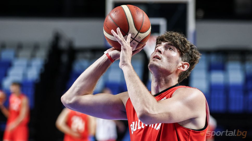 Българският баскетболен национал Константин Костадинов обяви раздялата си с испанския