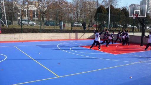 Комбинирано игрище за волейбол и баскетбол ще бъде изградено в центъра на Перник