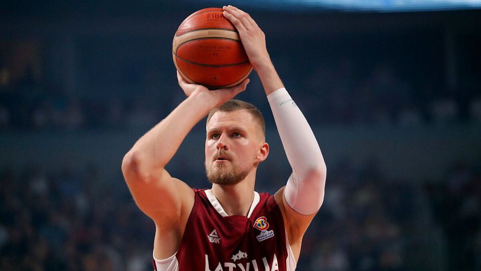 Травма спира Кристапс Порзингис за Световното