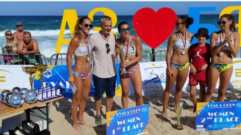 Мишонова/Николова и Костов/Николов спечелиха турнира по плажен волейбол в Бяла