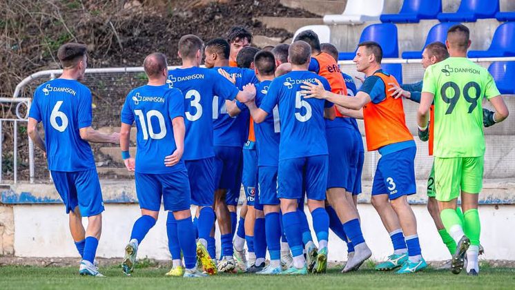 Струмска слава спечели в Ихтиман