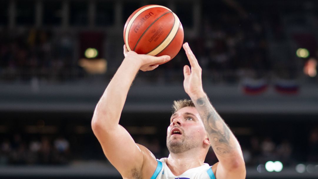 Дончич се развихри с 26 точки за едно полувреме срещу Латвия, а после се контузи нелепо
