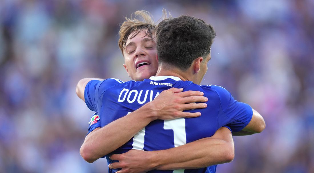 Комо и Венеция продължават напред за Купата след убедителни победи