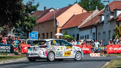 Успешен финал на деня за българските екипажи в Злин