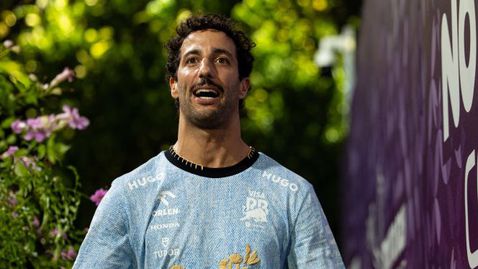  Рикардо за малко в болница след рухване с мотоциклет 