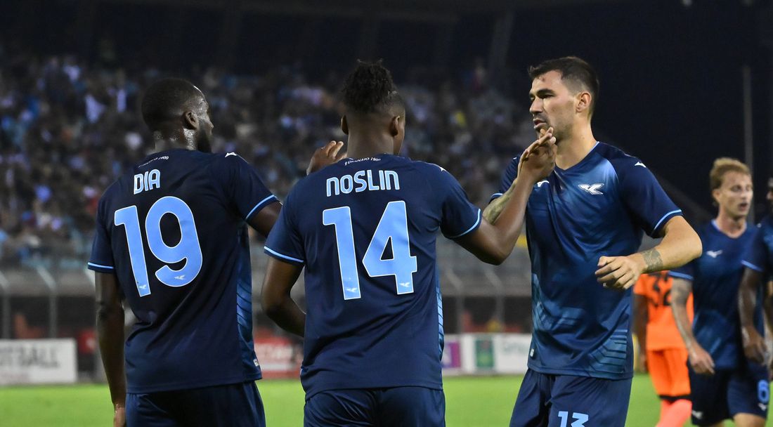 Лацио повали гърци в края на контролата си