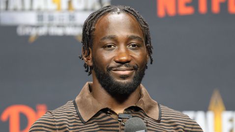 Крауфорд тренира "на тъмно" за битката с Канело