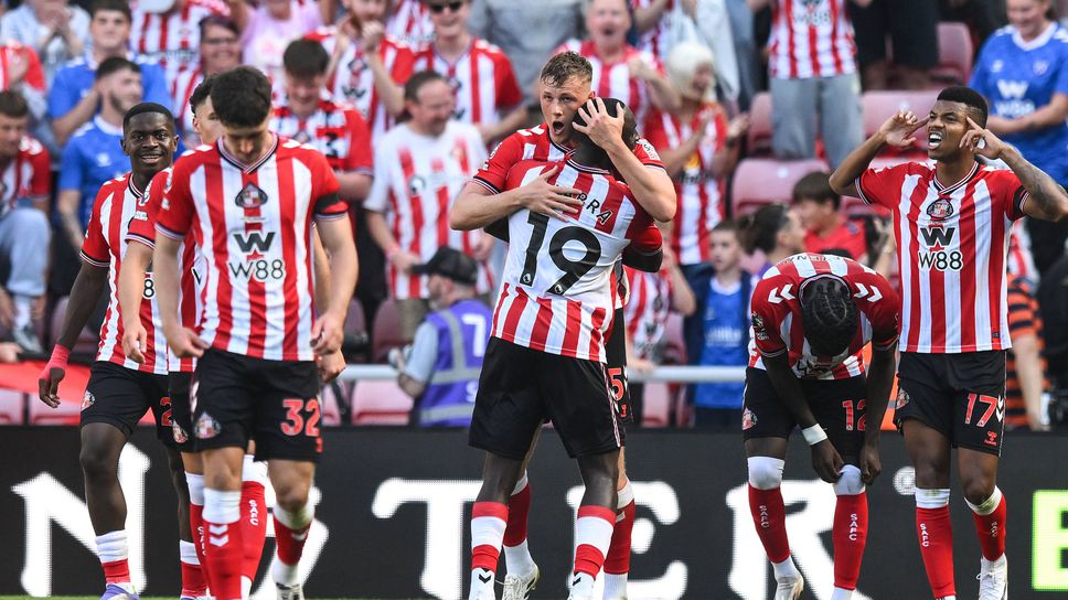 Съндърланд нокаутира Уест Хам за първата си победа в Премиър лийг от осем години