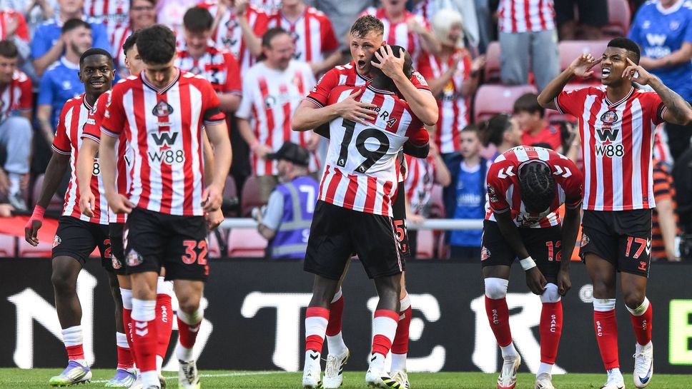 Съндърланд нокаутира Уест Хам за първата си победа в Премиър лийг от осем години