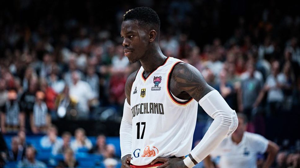 Звездата на Германия се завръща в Лейкърс