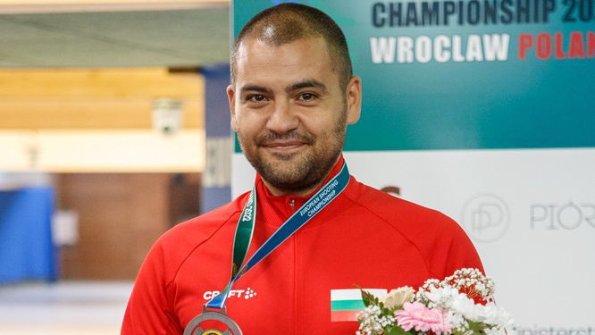 Кирил Киров остана 16-и на 50 метра пистолет, България завърши с един медал на Европейското във Вроцлав