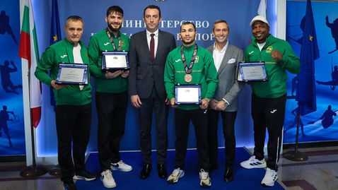 Спортният министър награди Рами Киуан и Радослав Росенов