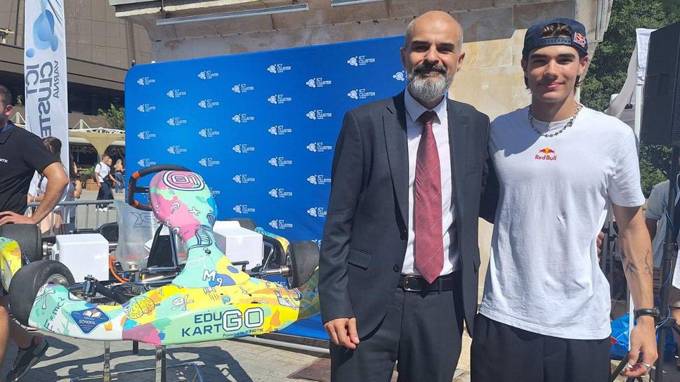 Българският шампион във Формула 3 Никола Цолов беше специалният гост