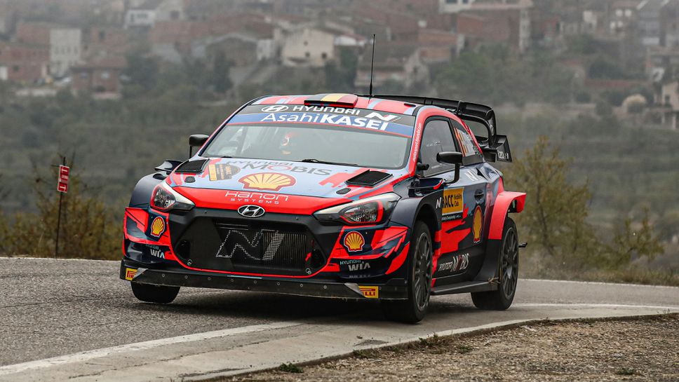 Почти перфектен Нювил дръпна сериозно на Евънс във втория ден на Рали Испания