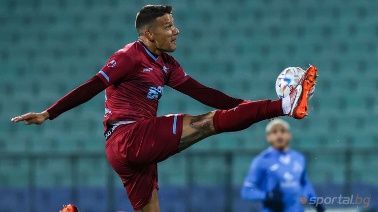 Капитанът на Септември София Асен Георгиев стана баща след като неговата