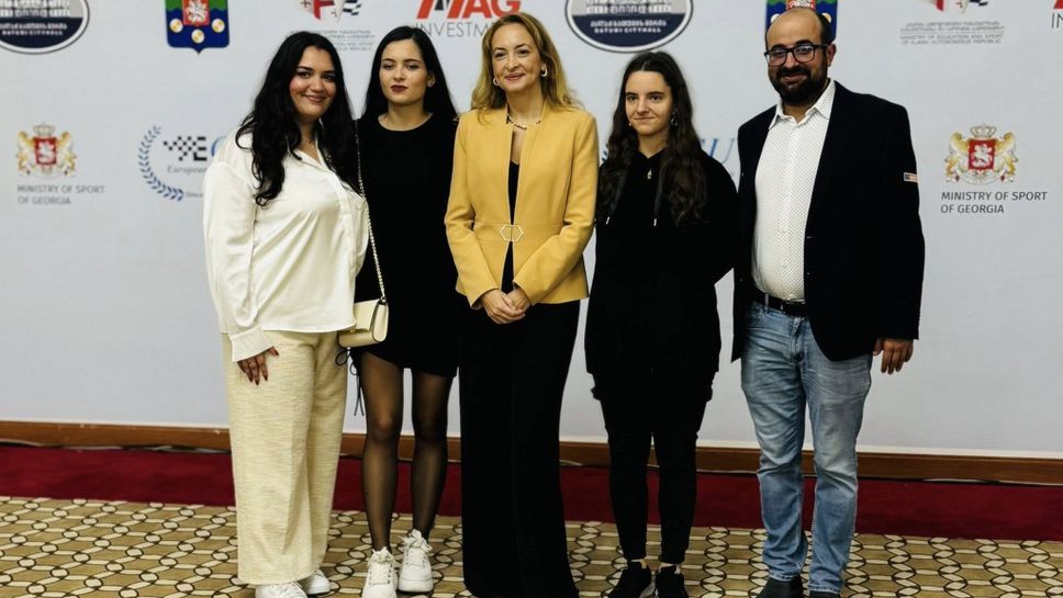 Антоанета Стефанова: Гордея се с момичетата