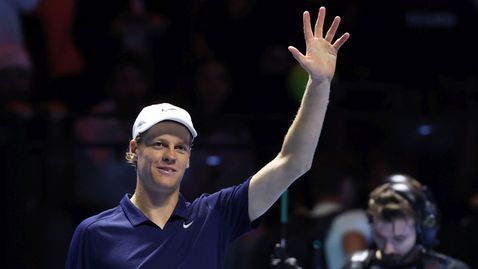  Синер с бърза победа против Джокович на 1/2-финала на шампионата 