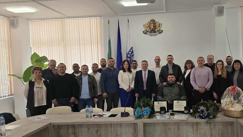 Световният и двукратен параолимпийски шампион Ружди Ружди и треньорът му