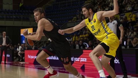 Невероятен Везенков осигури победата на Олимпиакос в драматичен мач с Макаби