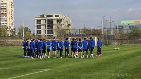 Левски тренира с всички футболисти