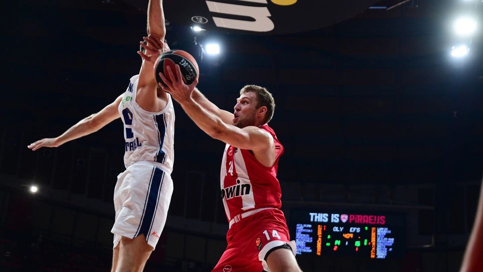 Александър Везенков и Олимпиакос гостуват на Макаби Тел Авив в