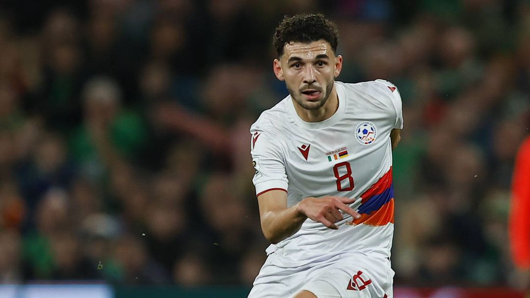 Галатасарай готви оферта за Сперцян