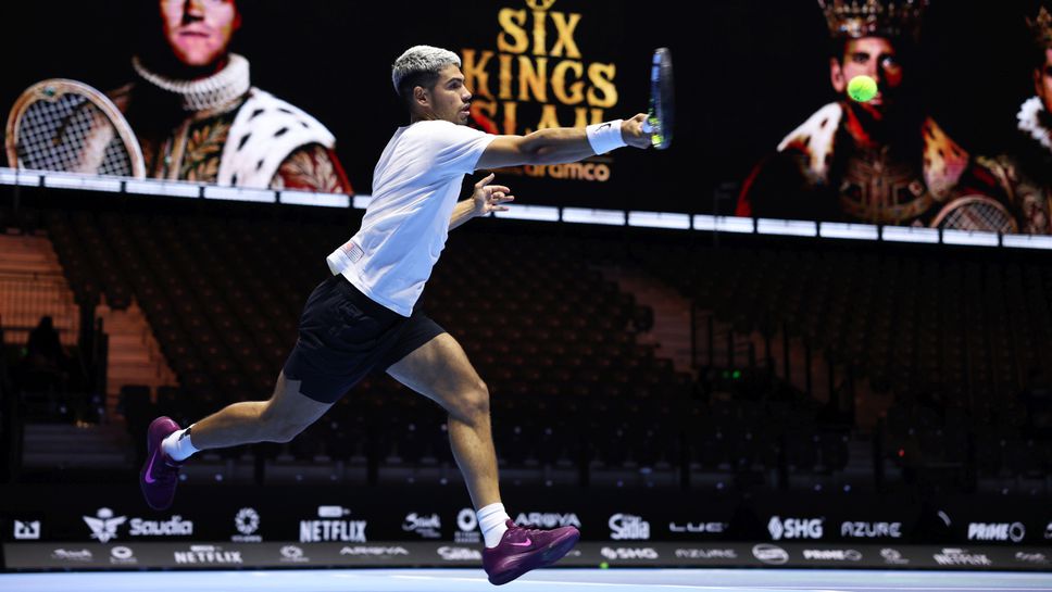 Алкарас победи Фриц и се класира за финала на демонстративния турнир "Шестимата крале"