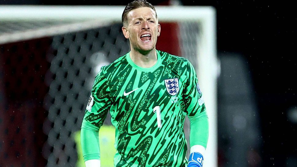 Евертън обвърза за дълго националния вратар на Англия