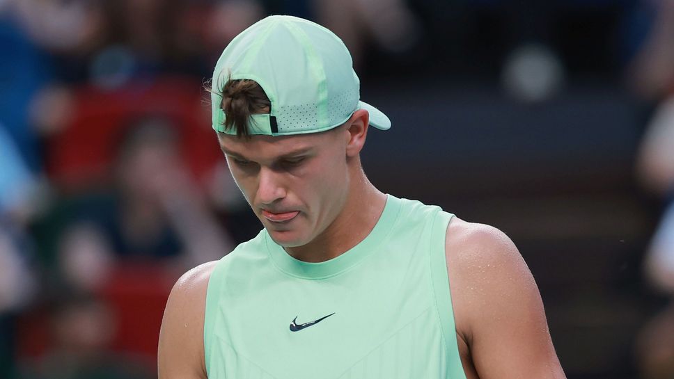 Поставеният под номер 1 в схемата датчанин Холгер Руне продължава