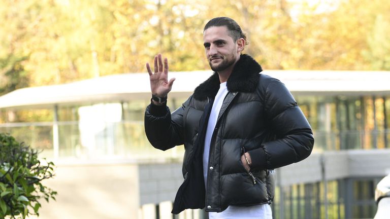 Полузащитникът на Ювентус Адриен Рабио потвърди че е имал възможност