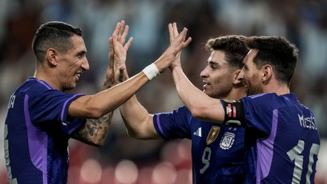  Аржентина загря за Мондиала с победа с 5:0, Ди Мария и Меси се забавляват 