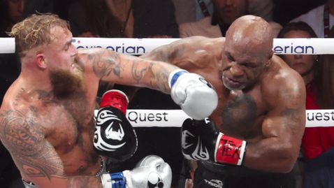 Зрелищен бокс не видяхме, но задника на Майк Тайсън - да