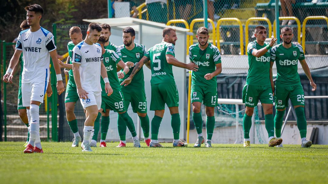 Зарадваха "орлетата" с пари за Коледа!