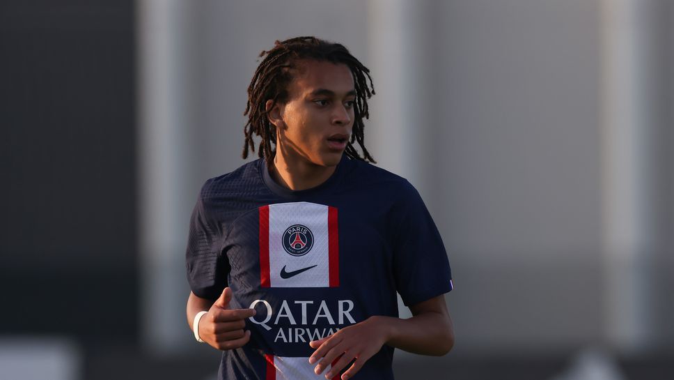 Малкият брат на Мбапе дебютира за първия отбор на ПСЖ