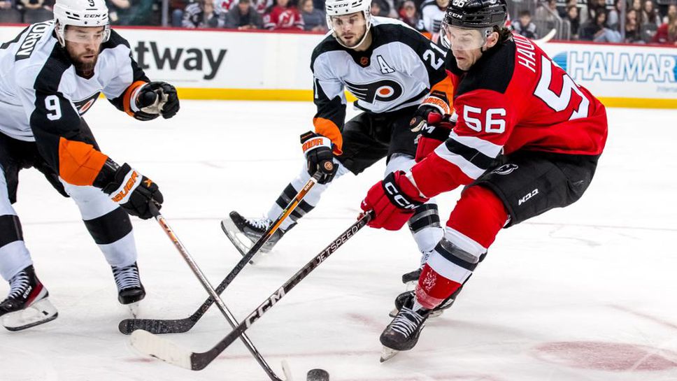 Картър Харт направи 48 спасявания при победа на Филаделфия срещу Девилс