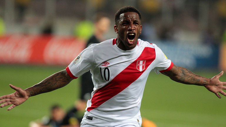 Бившият перуански национал Джеферсън Фарфан обяви че слага край на