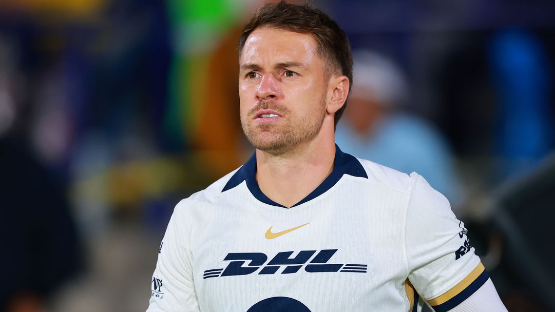 Аарън Рамзи останал изненадан от прекратяването на договора му в Мексико