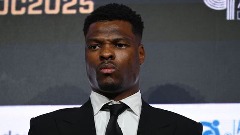 Дъмфрис ще отсъства още дълго, Интер му търси заместник