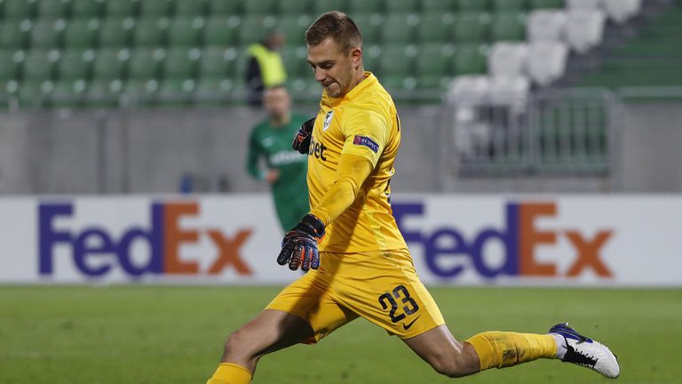  В Динамо (Букурещ) безапелационни: Пламен Илиев не може да се тръгне като свободен сътрудник 