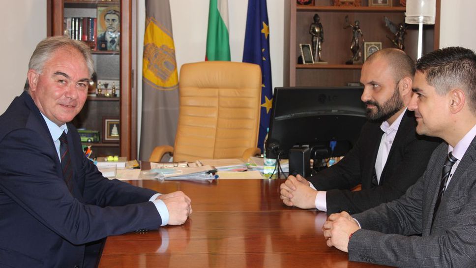 Спортното министерство добавя закрит плувен басейн към проекта за многофункционална спортна зала в Плевен