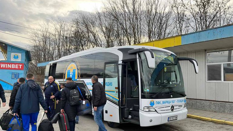 Днес следобед отборът на Марица отпътува с клубния си автобус