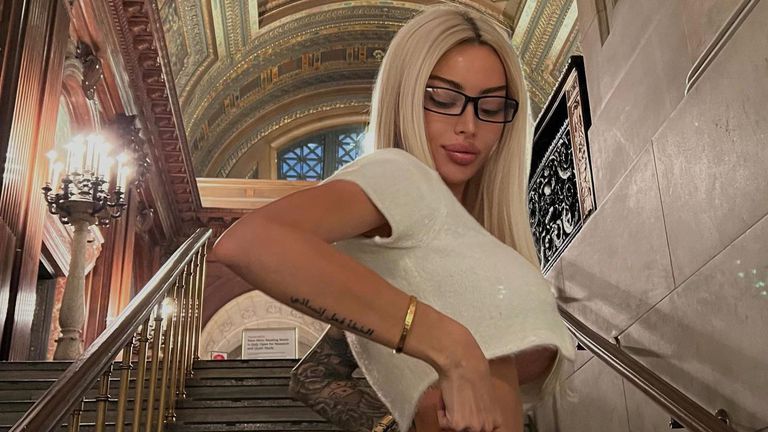 Алена Омович определено е от тези инфлуенсъри които са готови