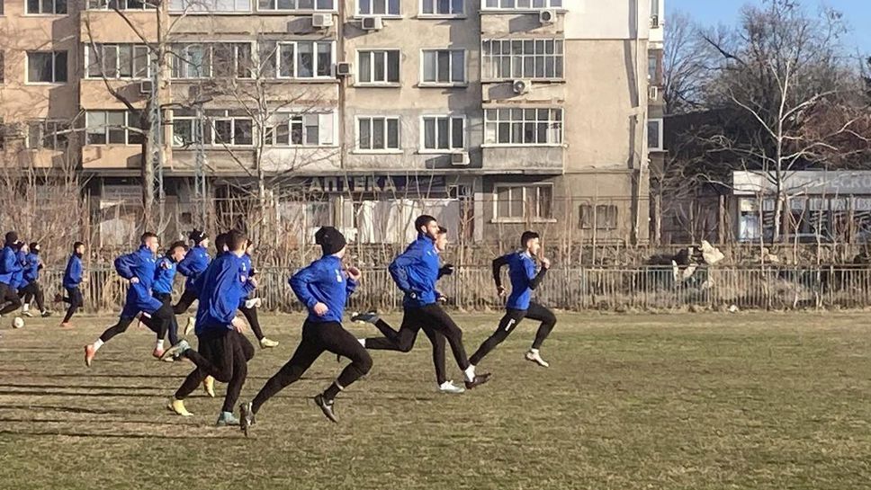 Интензивна седмица за играчите на Спартак (Пд), четирима тренират на облекчен режим