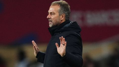 Флик коментира ситуацията с Араухо и Фати