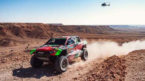  Звездата на Саудитска Арабия победи в рали „ Дакар “ 