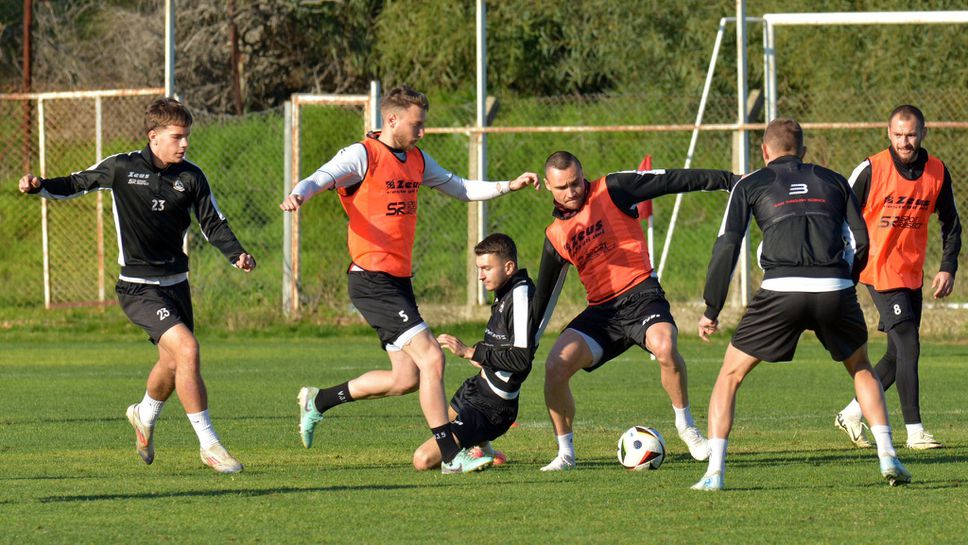 Днешната тренировка на Славия започна с курбан